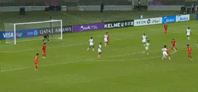 开云体育-范明福加时上半场乱战中抽射破门！越南3-2阿联酋