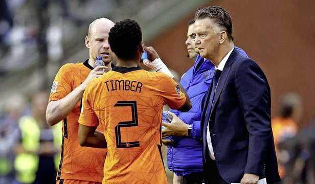 开云体育-别去曼联！这位被范加尔劝告的荷兰新星是啥情况？