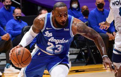 体育视频直播-砍三双 当老板 声援亚裔 老詹诠释什么叫优质偶像